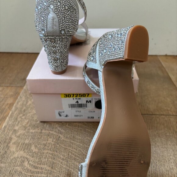 EUC Badgley Mischka Girls Dress Shoes - Picture 5 of 5